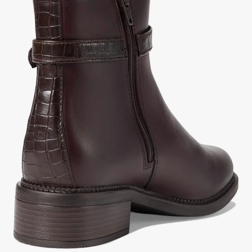 Clark’s Elegant Size 11 Ankle Boots‎ dark burgundy (look brown in some lights)